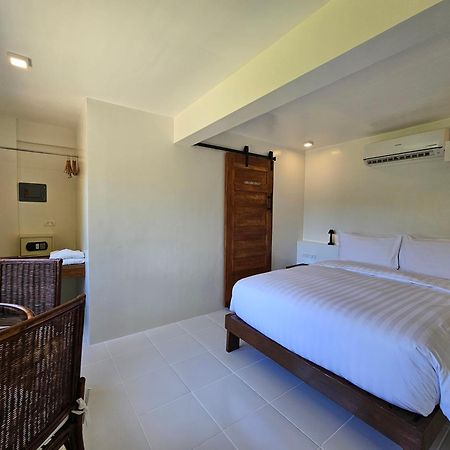Edgewater Dive&Spa Resort Puerto Galera Exterior foto