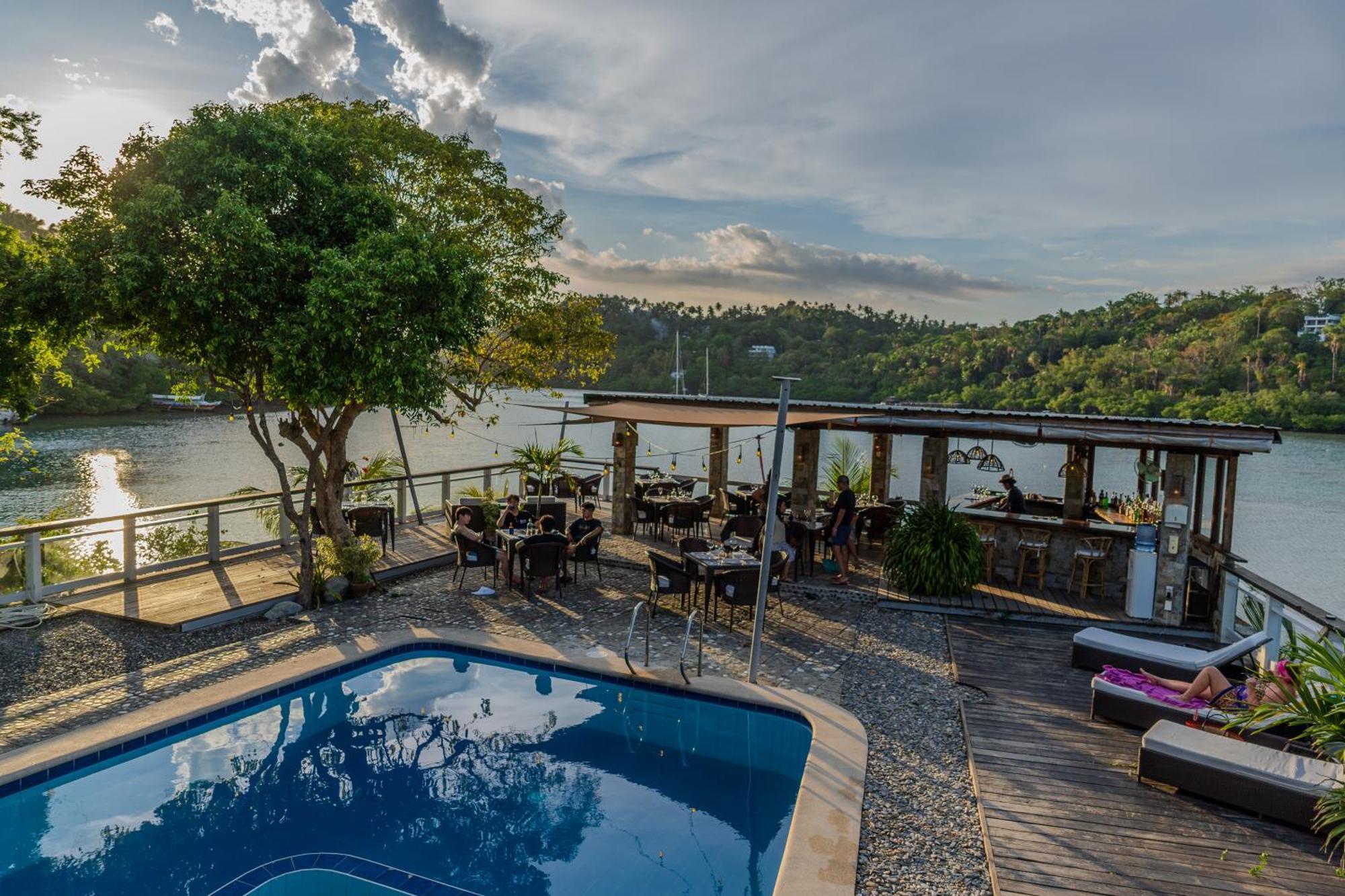 Edgewater Dive&Spa Resort Puerto Galera Exterior foto