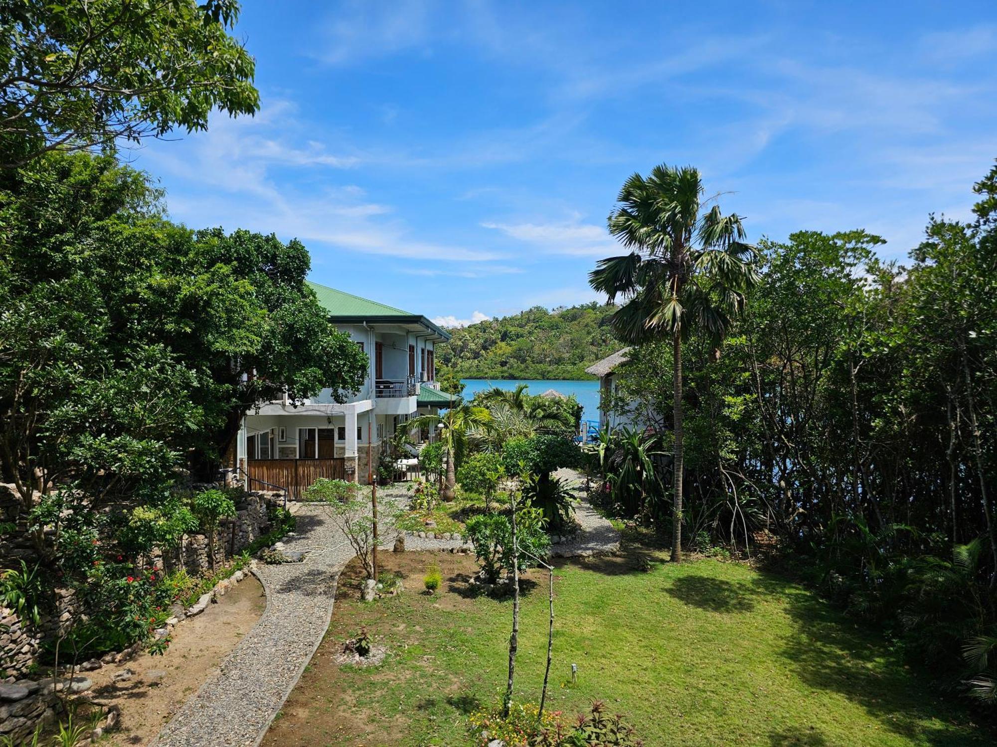 Edgewater Dive&Spa Resort Puerto Galera Exterior foto